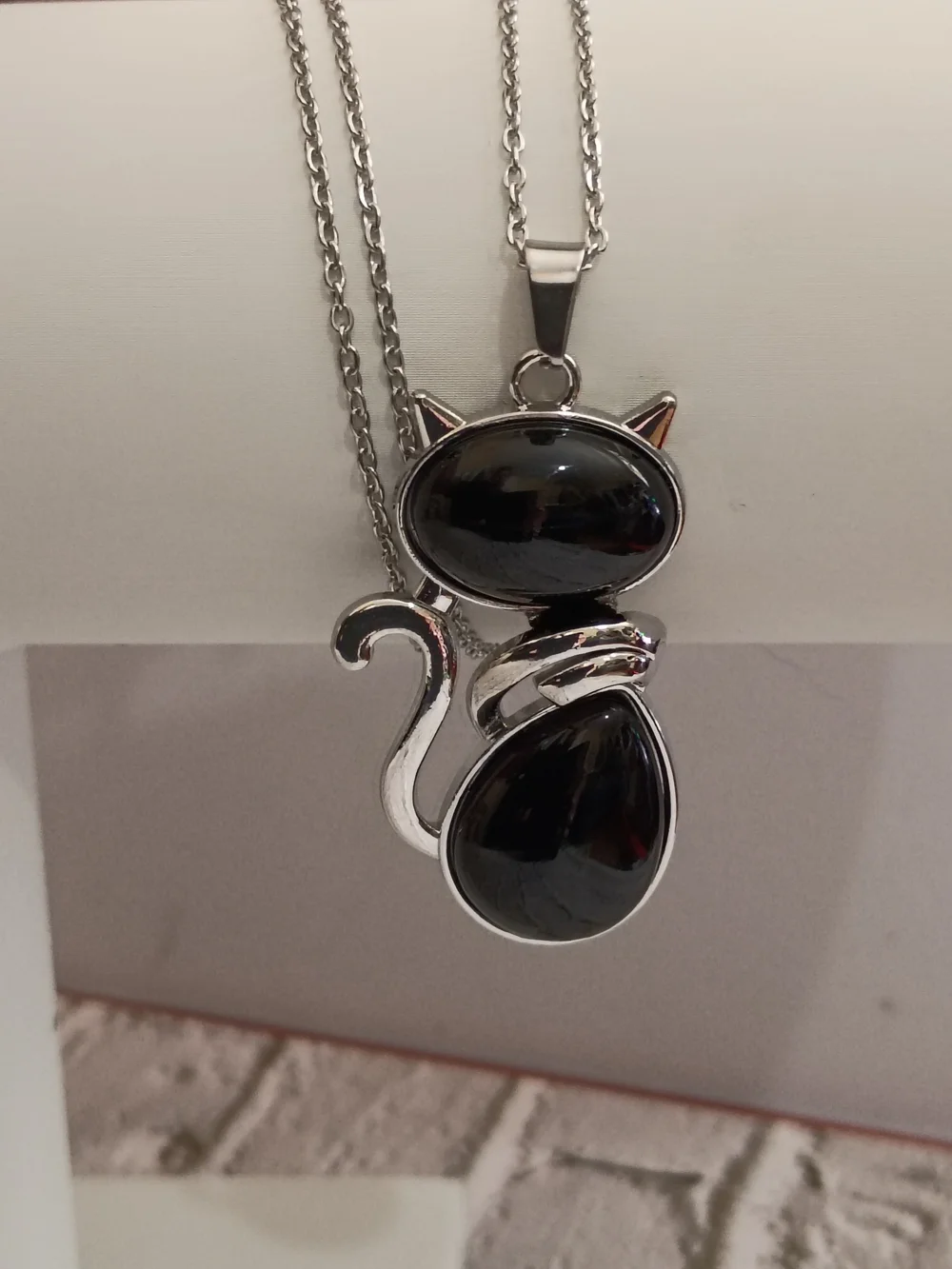 Black Agate Natural Crystal Gemstone Cat Pendant Necklace Stainless Steel 17-in